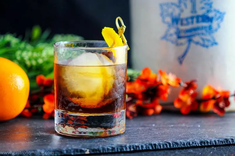 This drink is made with bourbon and vermouth, but it's not a manhattan without the cherry. Christmas Drink With Bourbon : Christmas Old Fashioned Cranberry Cocktail Gastronom Cocktails