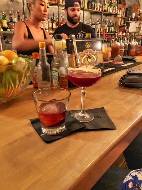 2 cocktails on bar