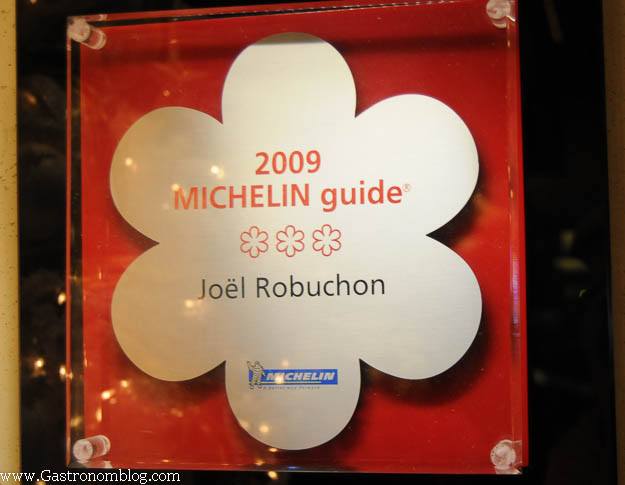 Red Michelin guide plaque