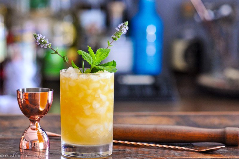 Bourbon Peach Smash Cocktail Recipe Gastronom Cocktails