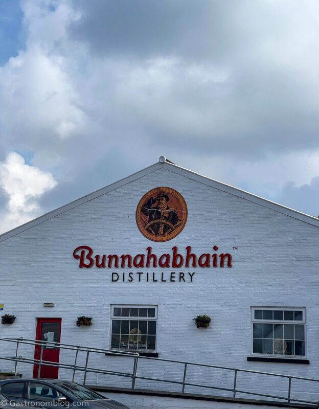 white building at Bunnahabhain Distillery with Bunnahabhain logo on building