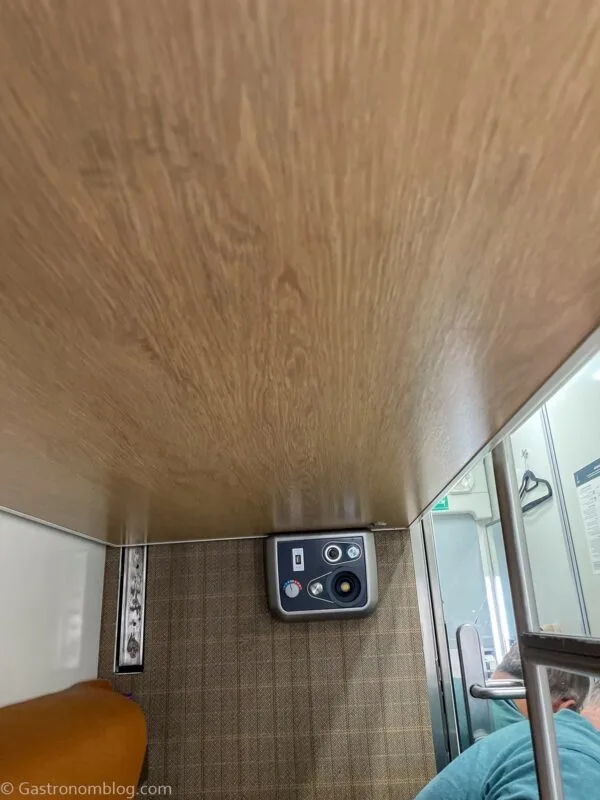 underneath bunk beds in cabin on Caledonian Sleeper Train, usb ports and plugs